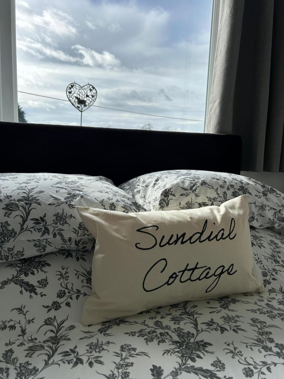 Sundial Cottage นิวตันแอบบ็อต ภายนอก รูปภาพ